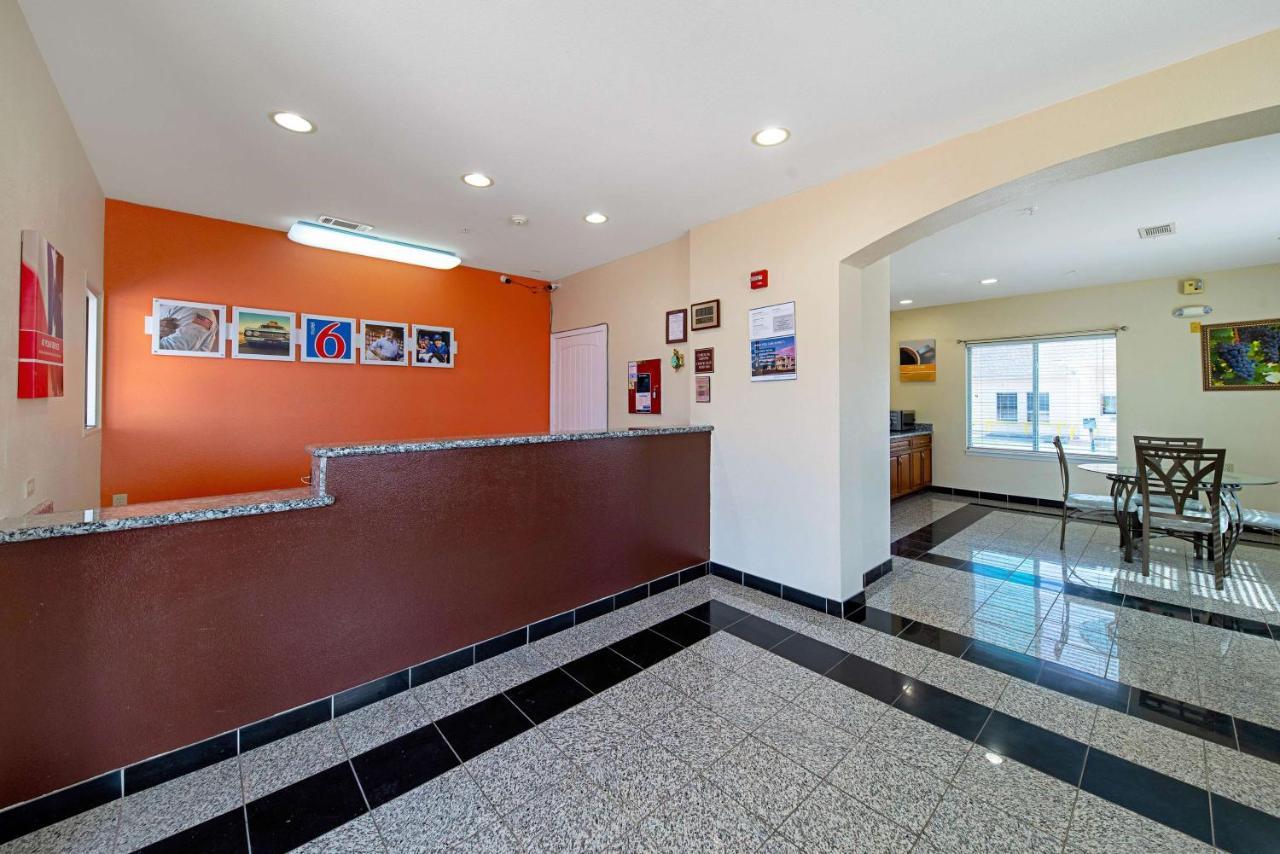 Motel 6-Rhome, Tx Luaran gambar